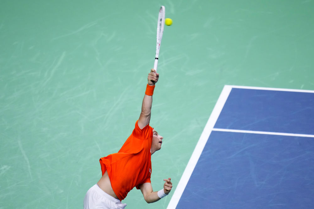 背负沉重的 背负沉重的